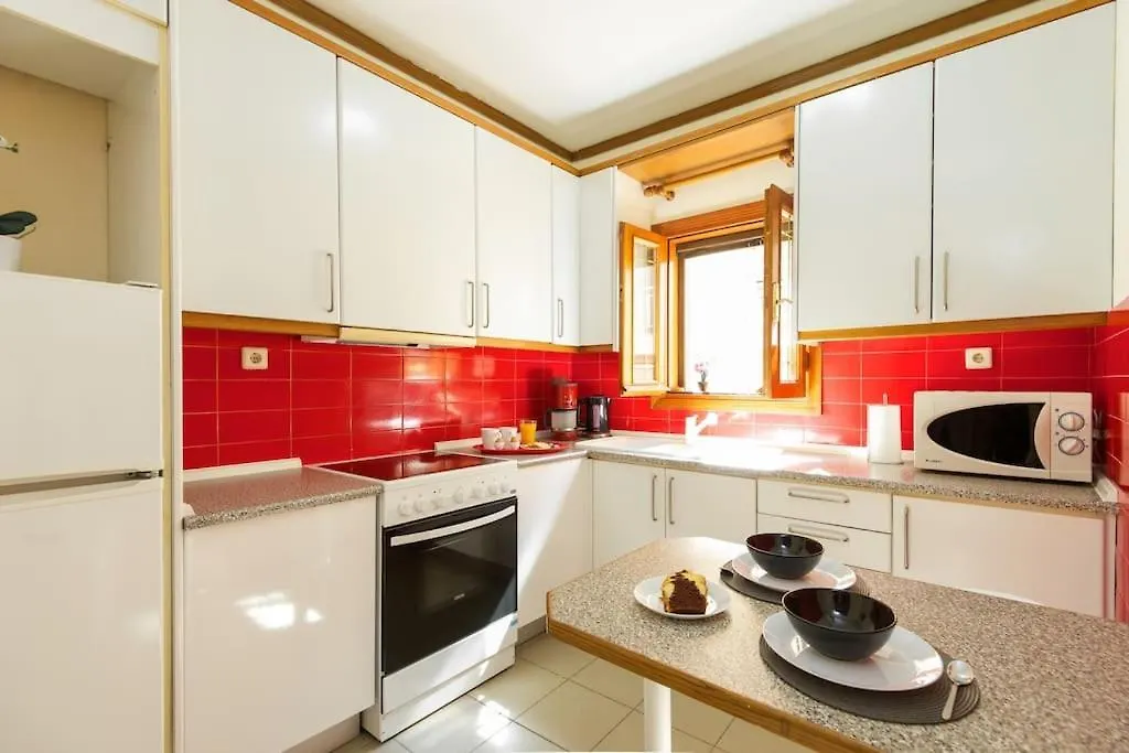 95Sqm 7Min Center 2Bedroom Gas Heating Marble Wc 2 Smarttv Thessaloniki Apartment
